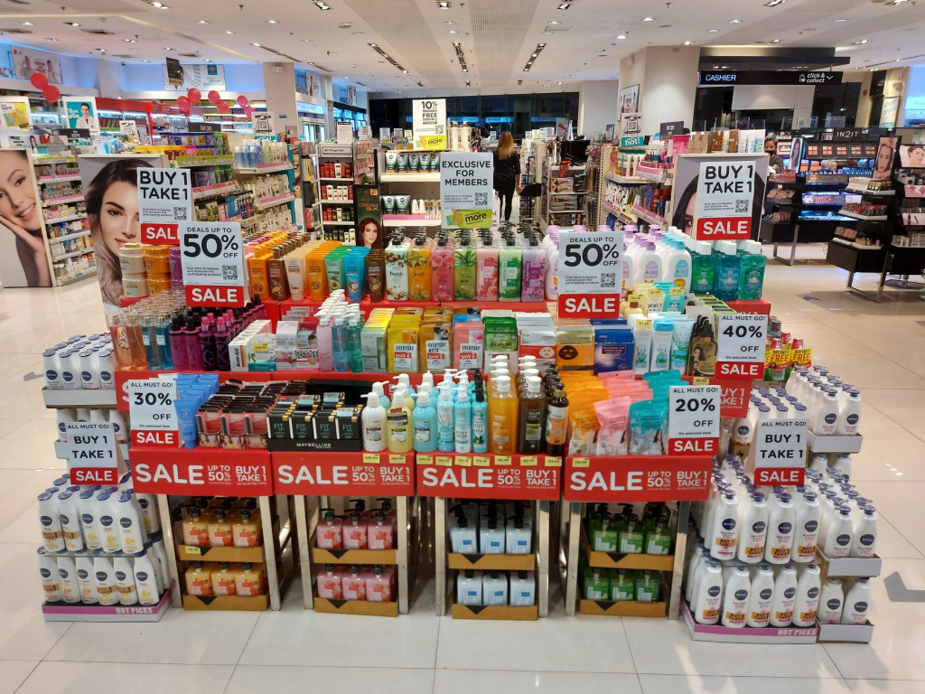 Watsons All Must Go at Hot Summer Sale until April 30, 2021 Watsons All Must Go Summer Sale